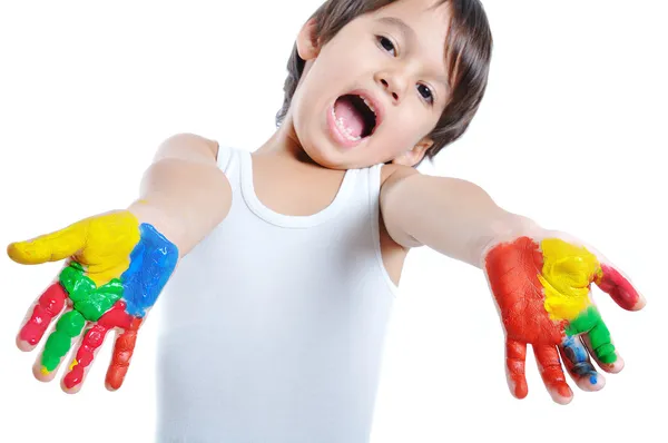 Ένα μικρό χαριτωμένο παιδί με χρώματα σε λευκό — Φωτογραφία Αρχείου