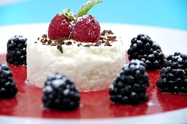Tvarohové koláče s ovocem — Stock fotografie
