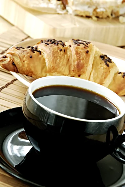 Kahve ile crossaint — Stok fotoğraf