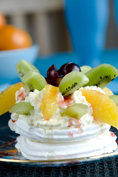 Fruit Pavlova — Stock Photo, Image