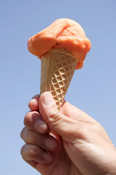 Oranje consumptie-ijs — Stockfoto