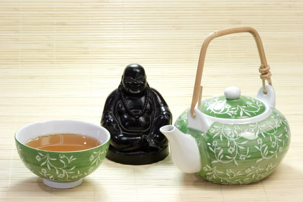 Grönt te och tekanna — Stockfoto