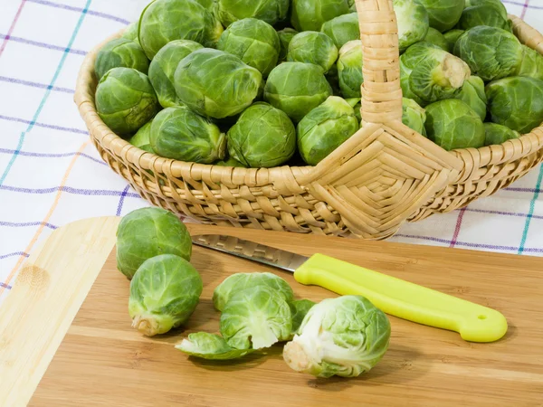 Preparation of brussels sprouts — Stock Photo, Image