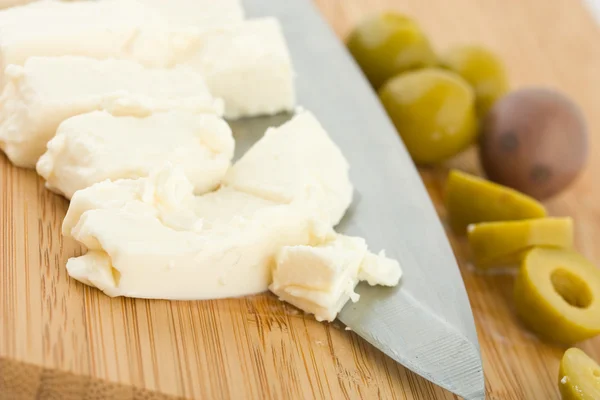 Beyaz peynir doğranmış zeytin — Stok fotoğraf
