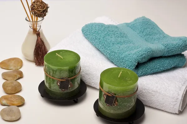 Spa candles, fragrance and towels — Stock Photo, Image