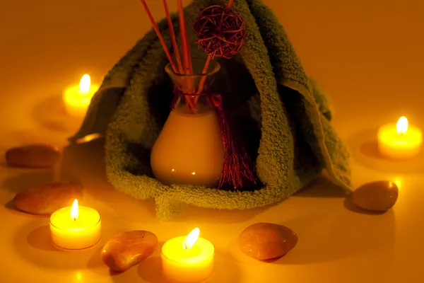 Σπα κεριά, το άρωμα και πετσέτες Εικόνα Αρχείου