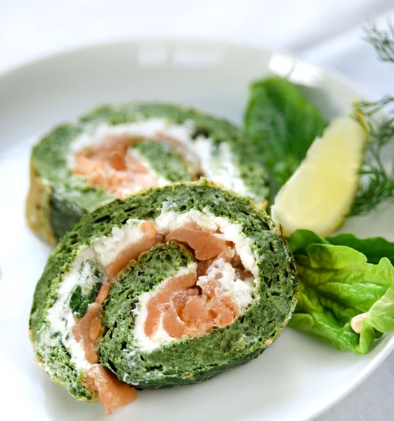 Spinach and salmon roulade — Stock Photo, Image