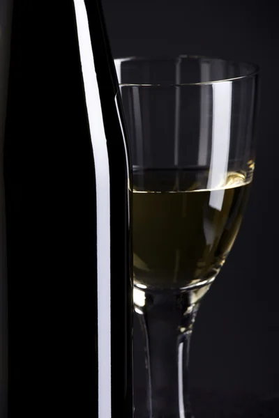 Wijnfles en glas — Stockfoto