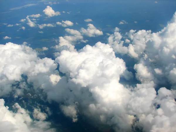 Облака над горизонтом — стоковое фото