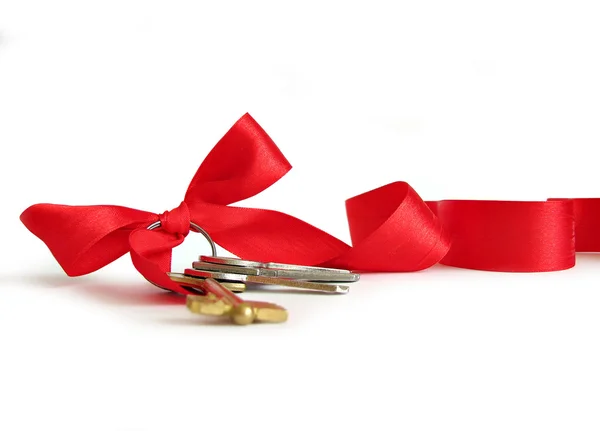 House keys with ribbon bow — Stock Photo, Image