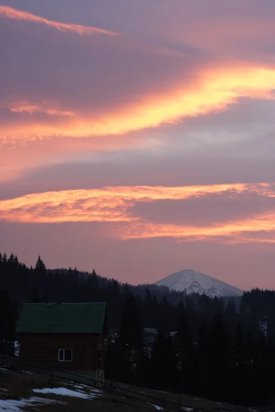 Sunrise at mountain village — Stock Photo, Image