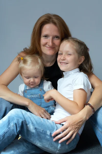 Moeder met dochters — Stockfoto