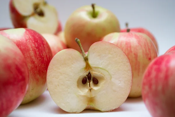 Fetta di mela succosa — Foto Stock
