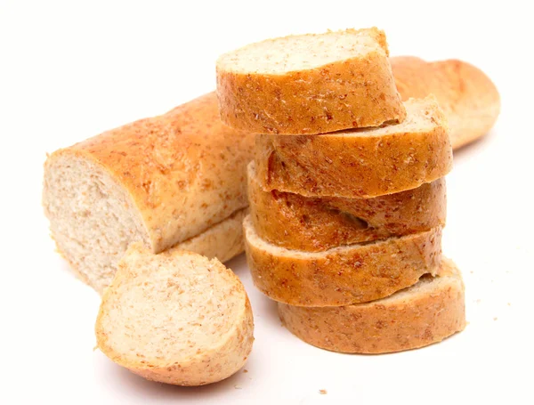Pão longo cortado com farelo de cereais — Fotografia de Stock