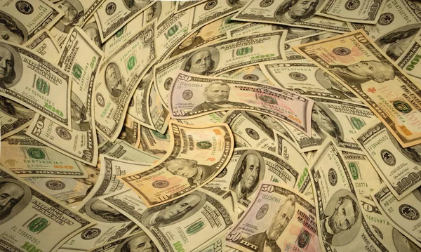 Zniekształcony amerykański banknotów zarobić pieniądze — Zdjęcie stockowe