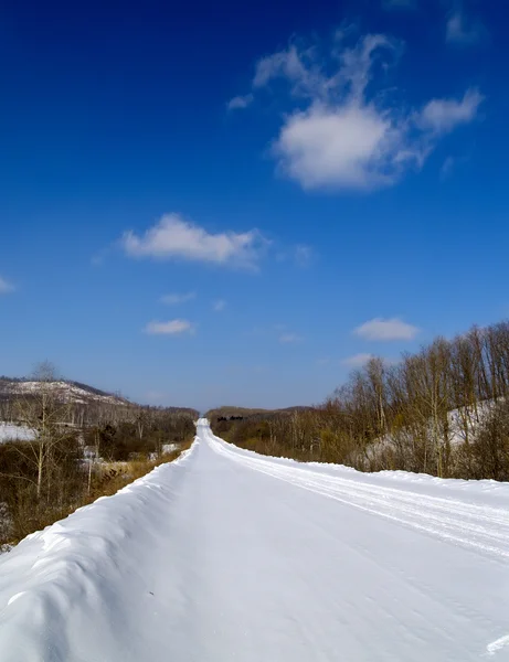 A estrada de inverno — Fotografia de Stock