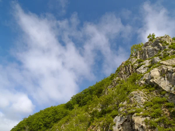 山の石造りの下る — ストック写真