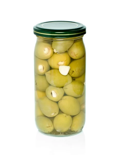 Aceitunas conservadas en frasco de vidrio —  Fotos de Stock