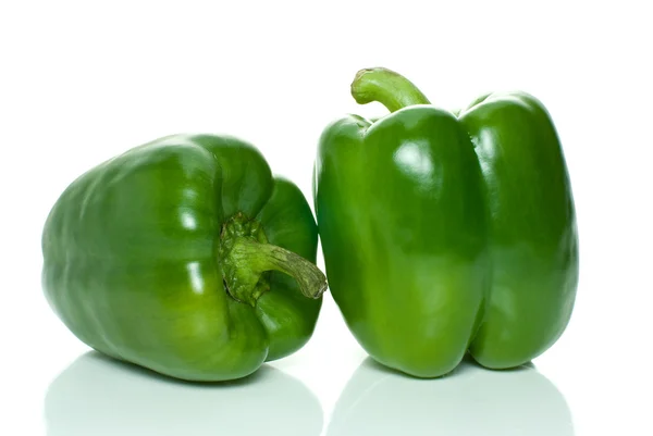 Два зеленых сладких перца — стоковое фото