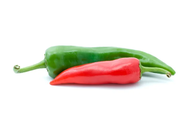Κόκκινες και πράσινες καυτερές πιπεριές — Φωτογραφία Αρχείου