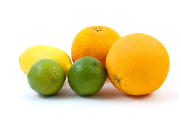 Laranjas, limas e limão — Fotografia de Stock
