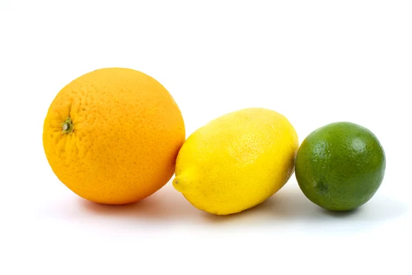 Pomeranče, citrony a limetky — Stock fotografie