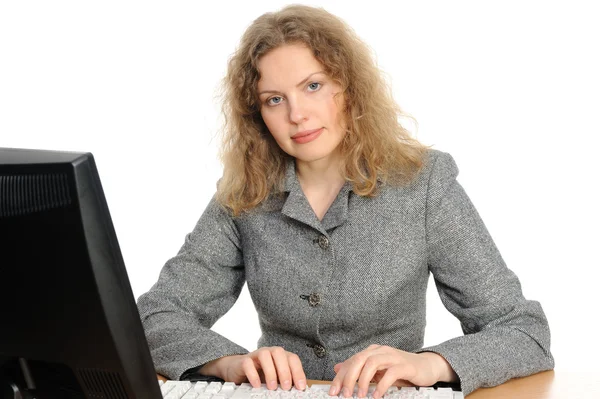 De jonge vrouw met computer — Stockfoto
