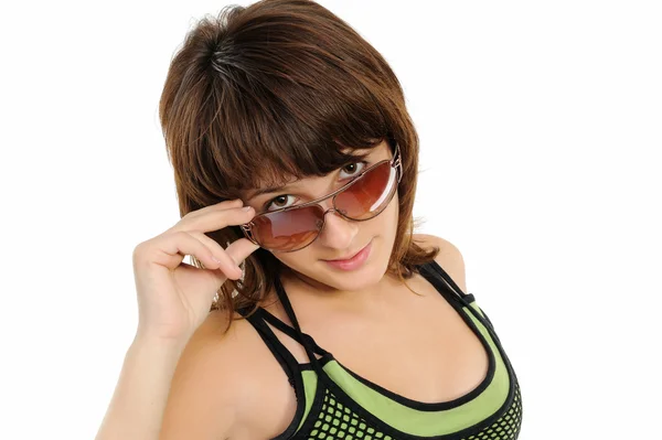 Szczęśliwa dziewczyna nastolatka w ciemnych okularach — Zdjęcie stockowe