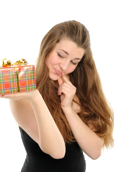 The happy woman with the gift — Stock Photo, Image