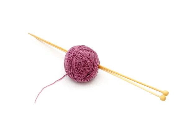 Ball of yarn with bamboo needles — Stock Photo, Image
