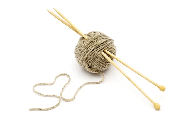 Lã e agulhas de madeira — Fotografia de Stock