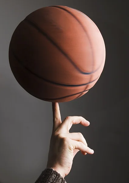 Баскетбол на пальце — стоковое фото