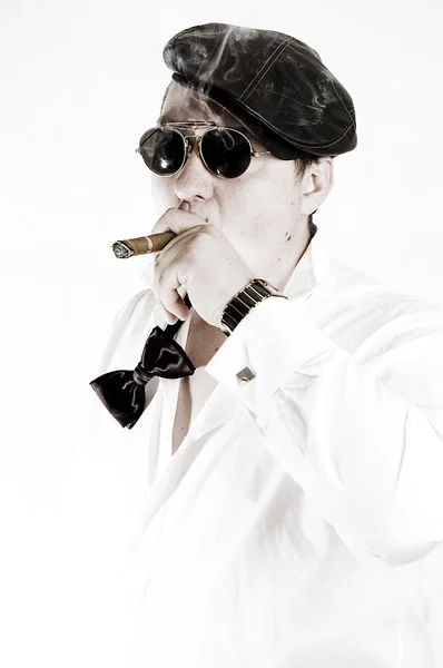 Grande chefe fumar charuto — Fotografia de Stock