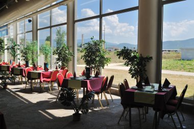 tropikal Restoran kapalı