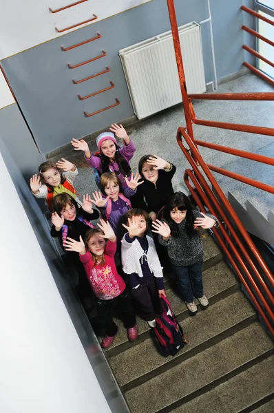 학교에서 행복 한 학생들 — 스톡 사진