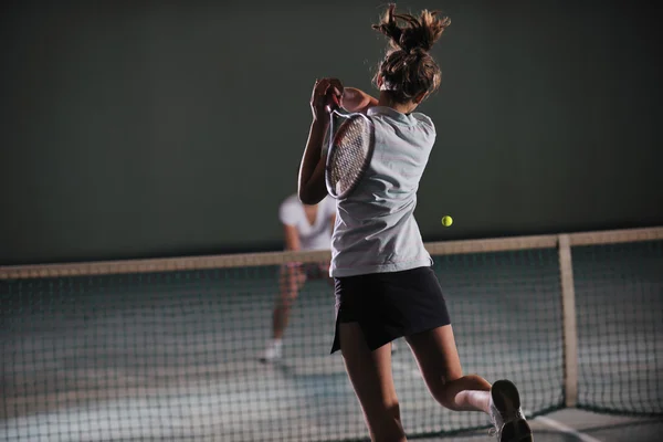 Tennisspel, två tjejer — Stockfoto