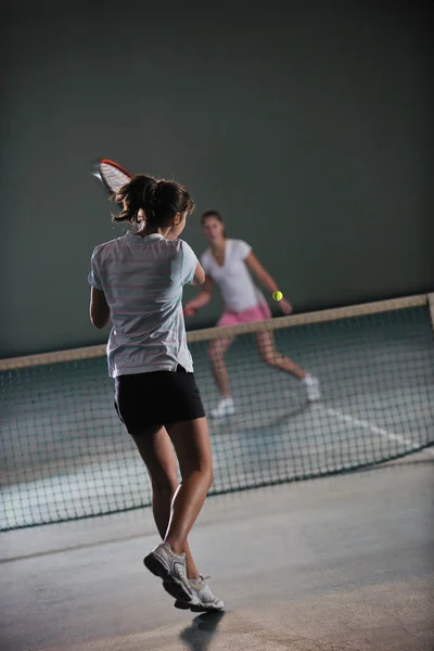Gry w tenisa, dwie dziewczyny — Zdjęcie stockowe