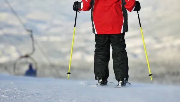 Hombre esquiando en invierno —  Fotos de Stock