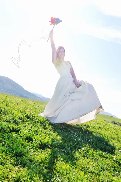 Beautiful bride after wedding — Stock Photo, Image