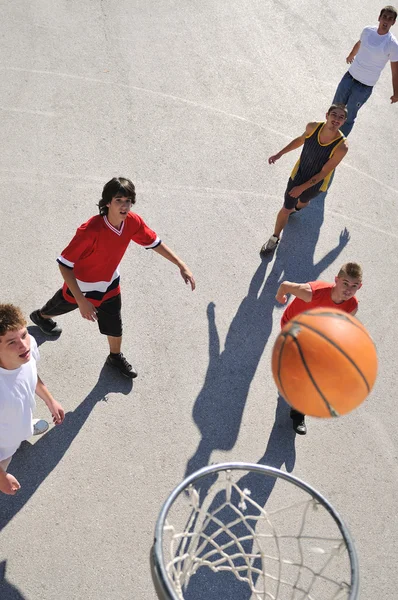 街头篮球，打篮球户外 — 图库照片