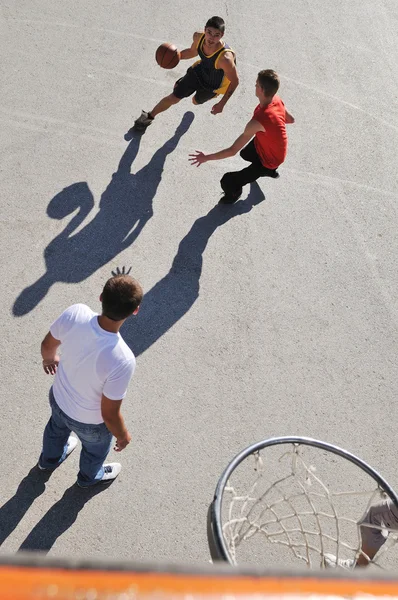 街头篮球，打篮球户外 — 图库照片