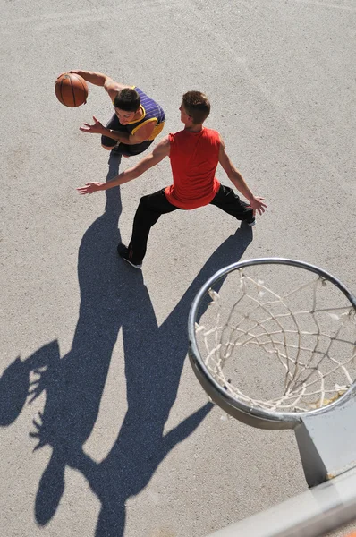 Street basketball, playing basketball outdoor — Stock Photo, Image