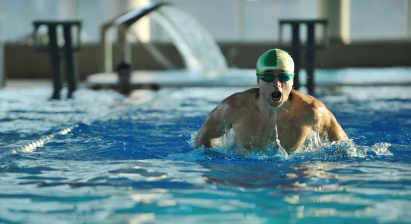 Giovane atleta nuotatore — Foto Stock
