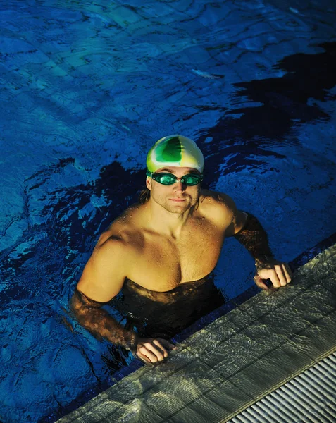 Młody zawodnik pływak — Zdjęcie stockowe