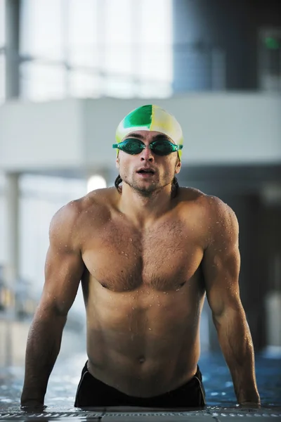 Genç sporcu yüzücü — Stok fotoğraf