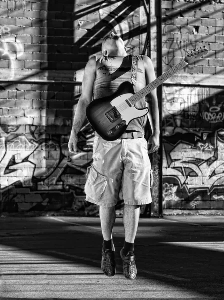 Музыкальный гитарист — стоковое фото