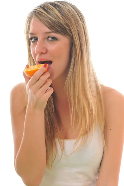Beyaz izole kadın portakal tutun — Stok fotoğraf