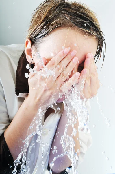 Lavado facial mujer — Foto de Stock
