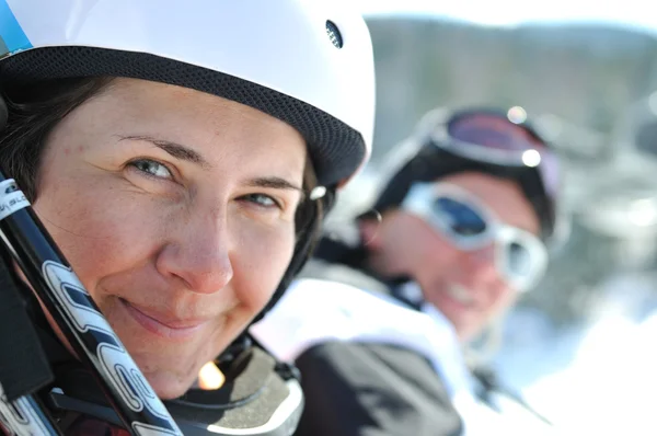 Winer žena lyže — Stock fotografie