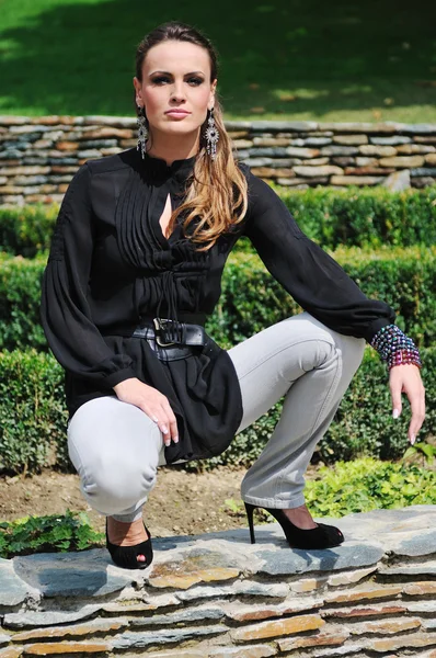 Happy woman fashion outdoor — Stock Photo, Image